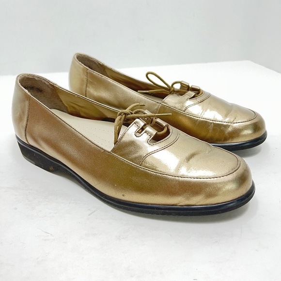 TROTTERS Metallic Gold Genuine Leather Flats Loafers Round Toe Classic Shoes 7 - Picture 1 of 16